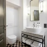 Luxurious Rooma By The Gates Of Dawn By Reside Baltic Lägenhet *