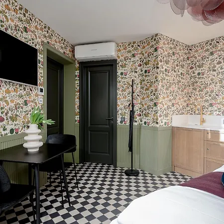 Luxurious Rooma By The Gates Of Dawn By Reside Baltic Apartamento