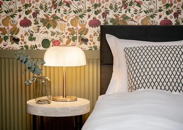 Luxurious Rooma By The Gates Of Dawn By Reside Baltic 维尔纽斯